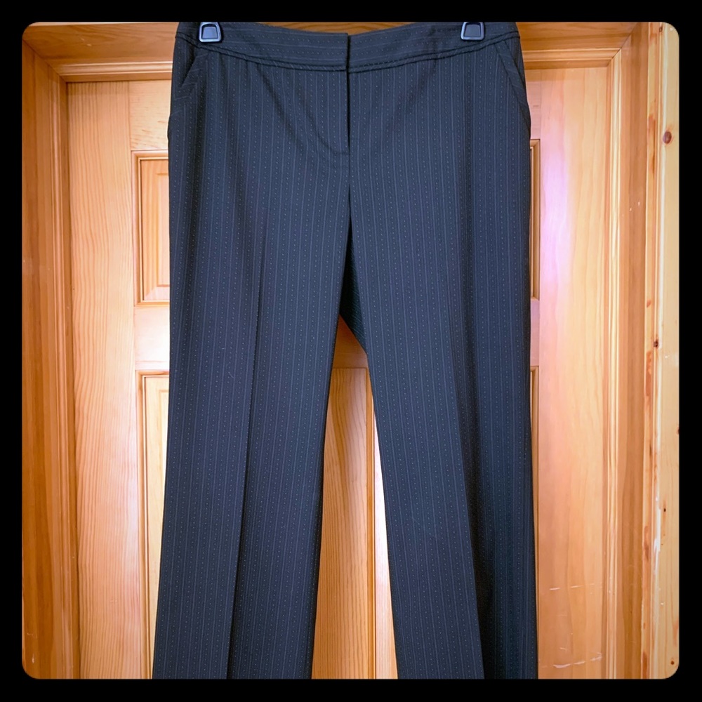 Semantiks brand EUC size 8 black with grey pattern